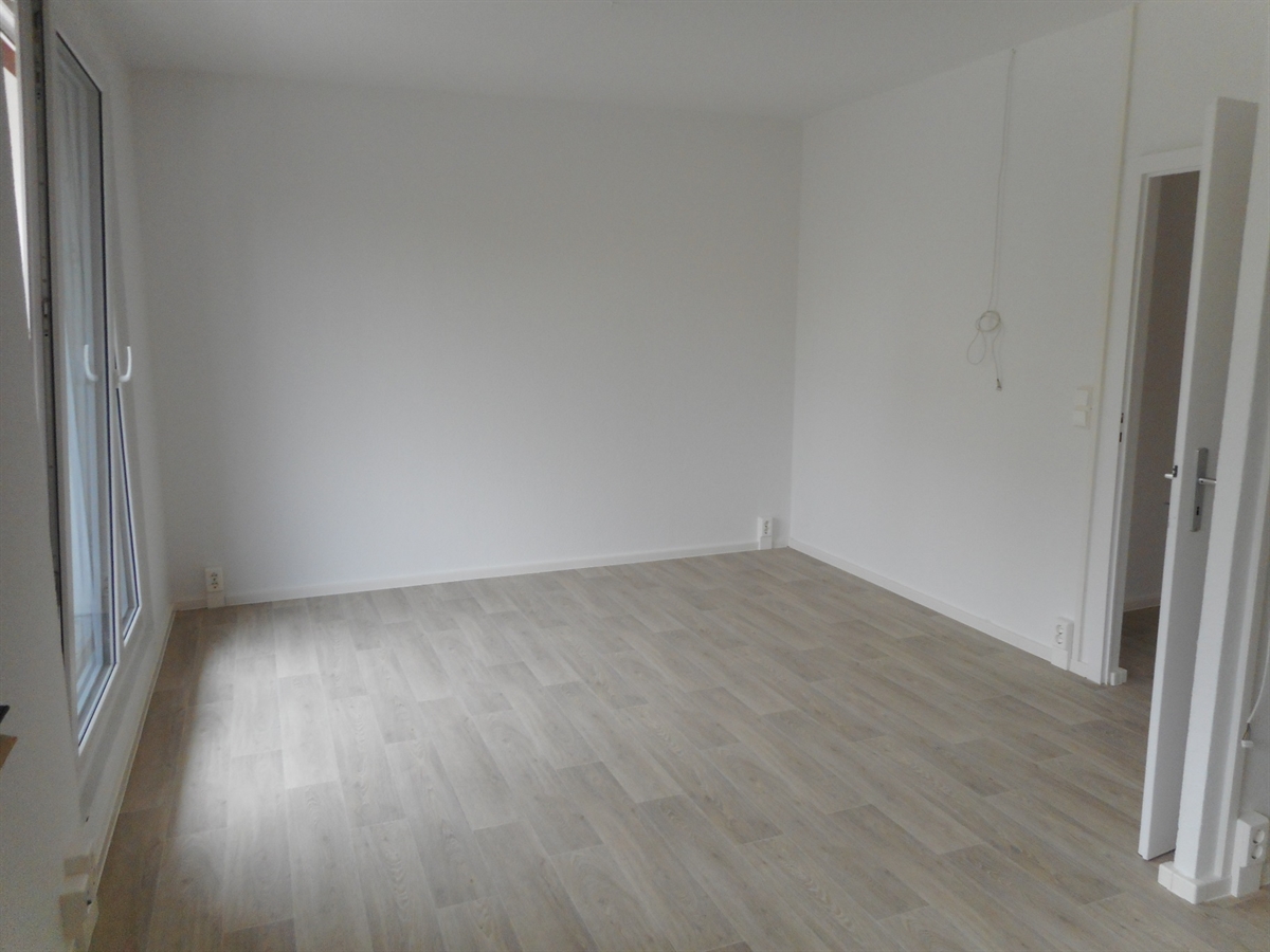 Helle 3-Raum-Wohnung mit Balkon – zentral gelegen und bald noch komfortabler ! - Foto 5