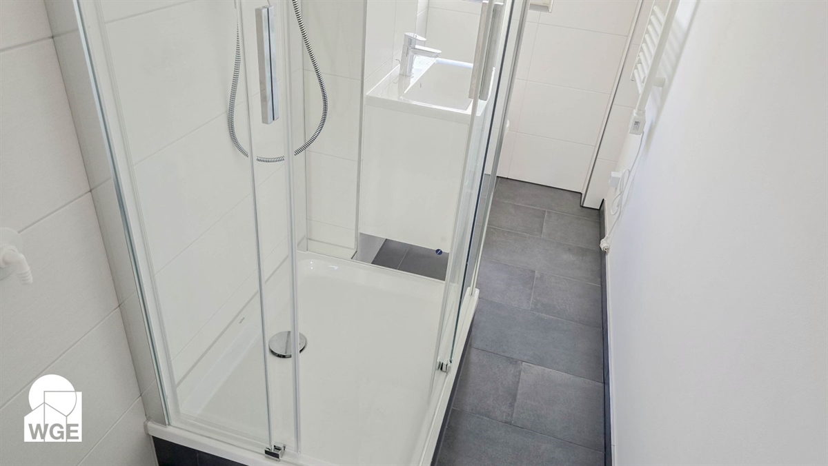 Wohnen über den Dächern: Charmantes 3-Zimmer-Zuhause für Paare und kleine Familien! - Photo 1